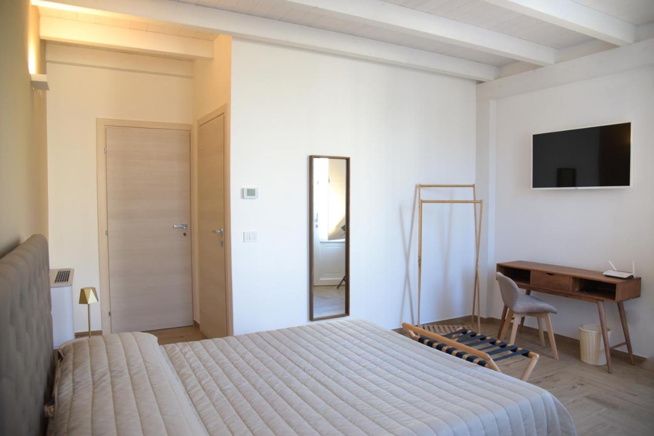 Serenity Apulian Rooms Trepuzzi ภายนอก รูปภาพ