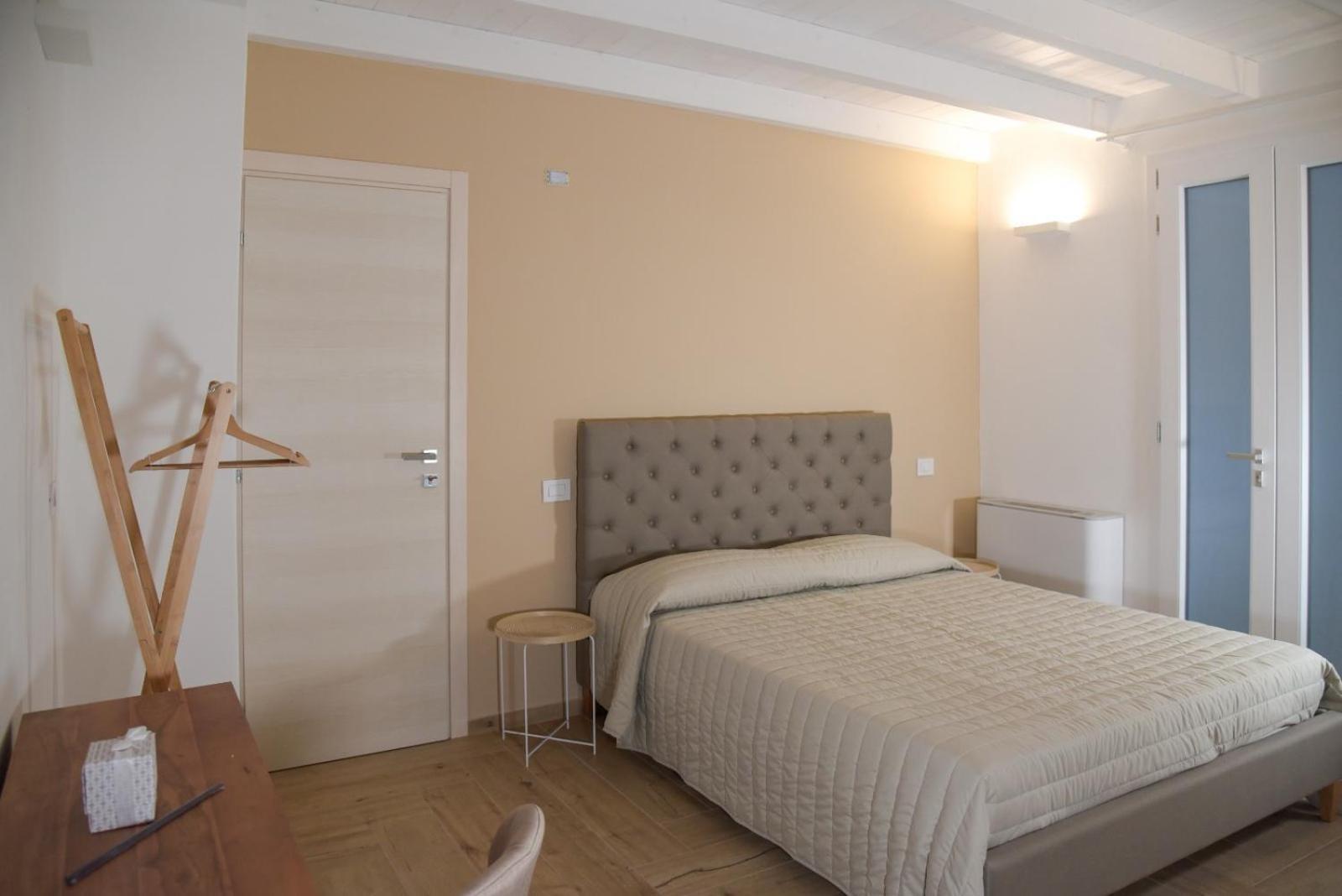 Serenity Apulian Rooms Trepuzzi ภายนอก รูปภาพ